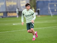 Jerónimo Dómina en su primer entrenamiento oficial con el Cádiz CF.