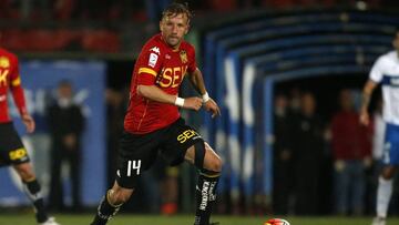 Futbol, Union Espanola vs Universidad Catolica.
Novena fecha, campeonato de Apertura 2016/17.
El jugador de Union Espanola Felipe Seymour controla el balon durante el partido de primera division contra Universiad Catolica disputado en el estadio Santa L