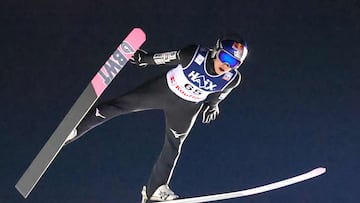 Japan's Ryoyu Kobayashi soars through the air during the Men's Large Hill HS140 competition of the FIS�Ski�Jumping World Cup in�Lillehammer, Norway on November 23, 2025. (Photo by Geir Olsen / NTB / AFP) / Norway OUT