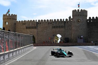 Fernando Alonso durante la clasificación en Bakú.