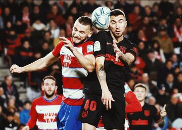 El punta se destapó la temporada pasada como goleador, lo que le llevó a debutar en Liga en Granada. Sumaba 10 goles en 10 partidos de Liga con el Atleti B hasta sufrir una grave lesión de rodilla que le apartó de los terrenos de juego. Ahora se encuentra cedido en el Getafe, donde continúa recuperándose de problemas físicos.