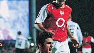 <b>REFUERZOS. </b>Reyes y Cesc son dos jugadores que ha pedido Capello para la próxima temporada.