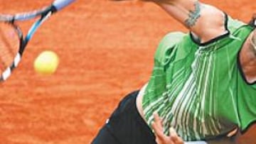 <b>LESIONADO. </b>Moyá anduvo por la pista con le hombro maltrecho y nofue rival para el suizo.