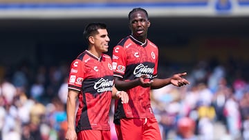 Joe Corona and Jackson Porozo of Tijuana during the 16th round match between Pumas UNAM and Tijuana as part of the Liga BBVA MX, Torneo Apertura 2025 at Olimpico Universitario Stadium, on November 02, 2025 in Mexico City, Mexico.