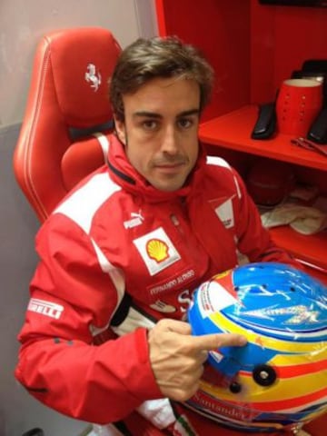 Fernando Alonso homenajeó a María de Villota tras su accidente llevando su estrella en el lateral del casco. (06/07/12)