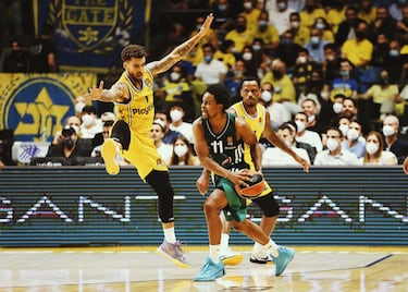 1,80 metros, pero de calidad. Sigue teniendo muy buena prensa en Estados Unidos. Este último año ha exprimido contratos cortos en Cavaliers, Clippers y Jazz. Estaba en la agenda de equipos como el Barcelona, pero su salto definitivo, cuando ya se había quedado sin opciones, es al Panathinaikos. No lo tendrá fácil con otros anotadores americanos que tiene el equipo, como Macon y Perry, o para quitarle protagonismo a Nedovic, la referencia en ataque, pero debe tener galones para brillar. En la NBA ha estado cinco años, aunque los que de verdad se recuerdan son los dos de Dallas en los que superó la decena de puntos por partido, especialmente cuando en su primer contrato (uno de diez días) llegó a meter 32 puntos en una noche para batir más de un récord. En su contra juega que sólo ha jugado en su país, por lo que se le puede atragantar el paso a otros estilos que no haya tocado antes. 