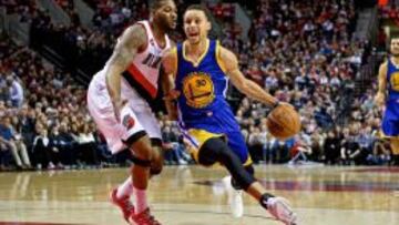Stephen Curry ante Alonzo Gee.