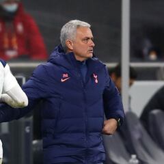 Mou, en su salsa: recita los disponibles del Liverpool para decir que no tiene lesionados