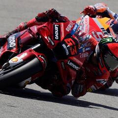 Pole con récord de Bagnaia y digno quinto de Márquez