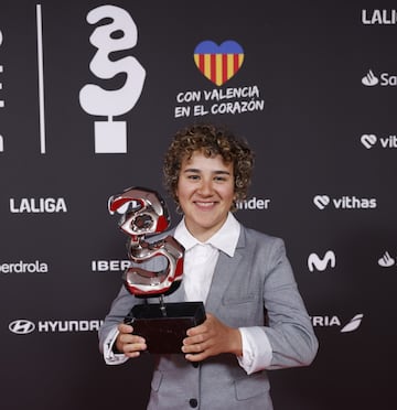 Paula Ostiz, con el Premio AS Promesa 2024.