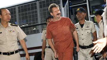 BANGKOK, THAILAND - 2009/03/17: Accused Russian arms smuggler Viktor Bout, arrested in Thailand in March 2008, is brought to the Bangkok criminal court for a hearing. American authorities want him extradited to the USA.. (Photo by Thierry Falise/LightRocket via Getty Images)