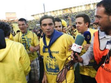 Marcelino durante la celebración del Villarreal por el ascenso a primera división