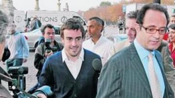 <b>MADRUGADOR. </b>Fernando Alonso llegó a primera hora de la mañana a la sede de la FIA en la parisina Plaza de la Concordia.