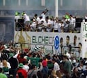 El Elche celebra el ascenso y la ciudad se echa a la calle