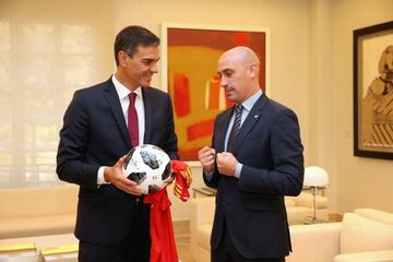 Pedro Sánchez with Luis Rubiales.