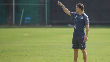 Matías Almeyda pide a la prensa no "marear" a Ronaldo Cisneros