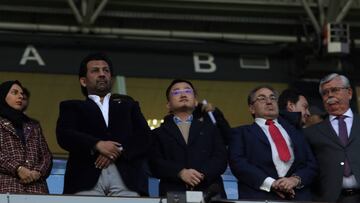 Al Thani, con Jonh Jiang, 