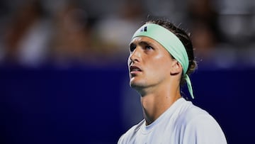 El tenista alem¨¢n Alexander Zverev se lamenta durante su partido ante su compatriota Daniel Altmaier en el Abierto Mexicano de Tenis de Acapulco