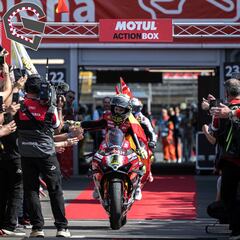 Álvaro Bautista llega a las 60 victorias en SBK