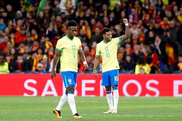 2-1. Rodrygo celebra el primer tanto que marca en el minuto 40 de partido.
