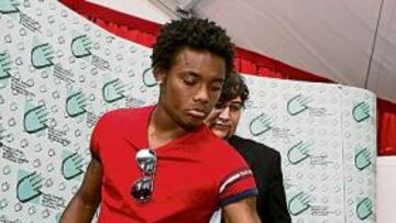 <b>Edu, Casto y Nelson en el IX Día de la Fisioterapía </b> El Betis participó ayer en el IX Día Mundial de la Fisioterapia en Sevilla. Como representantes de la plantilla verdiblanca asistieron Nelson, Edu y Casto. Junto a ellos estuvieron el directivo del área médica, Antonio Álvarez, y el jefe de los servicios médicos de la entidad Tomás Calero. Los nuevos avances del club en esta sección quedaron reflejados en una demostración realizada sobre Nelson.