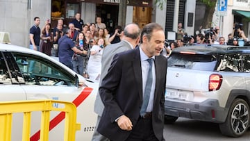 El exasesor del exministro José Luis Ábalos Koldo García a su llegada al Tribunal Supremo, a 23 de junio de 2025, en Madrid (España). El instructor del 'caso Koldo' en el Tribunal Supremo (TS) ha citado a declarar como investigados al exministro de Transportes José Luis Ábalos y al que fuera su asesor ministerial, Koldo García, por los presuntos amaños de obra pública en los que también estaría implicado el ya ex secretario de Organización del PSOE, Santos Cerdán, citado para el 25 de junio.
23 JUNIO 2025;ÁBALOS;KOLDO;OPERACIÓN DELORME;: SUPREMO
Jesús Hellín / Europa Press
23/06/2025