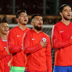 Paulo Díaz se desmarca de Alexis y destaca a tres jóvenes de la Roja