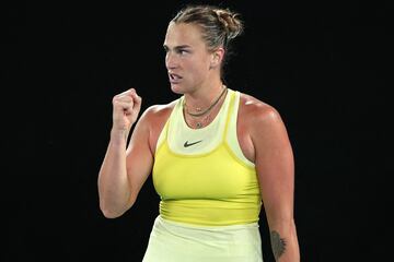 Aryna Sabalenka celebra un punto conseguido ante Paula Badosa.