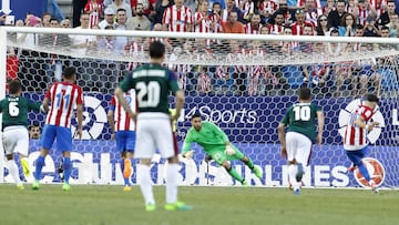 Sirigu paró el penalti a Carrasco.