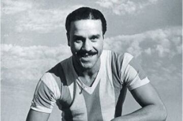 José Manuel Moreno es considerado uno de los mejores futbolistas sudamericanos de la historia. Ganó dos Copas América con Argentina y en 1949 llegó a Universidad Católica.