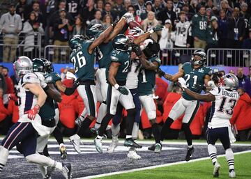 Las imágenes del primer anillo de Super Bowl de los Eagles