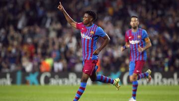 Ansu Fati celebra su gol ante el Valencia.