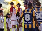 Escándalo en Argentina: sancionan a todo el equipo por el pasillo de espaldas a Di María