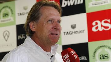 El entrenador alem&aacute;n, Bernd Schuster, critic&oacute; los fichajes del Barcelona.