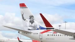 'Tail fin fake': Gary Lineker not immortalised by Norwegian
