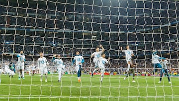 Los jugadores del Madrid celebran el pase a la final de la Champions en 2018.