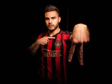 El actual campen de la MLS incluy vivos en dorado a su clasica playera de local, adems de colocar una estrella en la parte superior del escudo. 