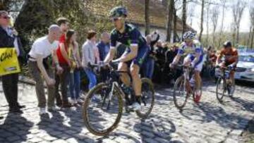 Imanol Erviti durante el Tour de Flandes.