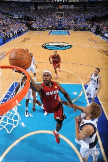 2011. Miami Heat-Dallas Mavericks.
Lebron James no consiguió el anillo de campeón en su primera final. Ganaron los Mavericks 2-4.