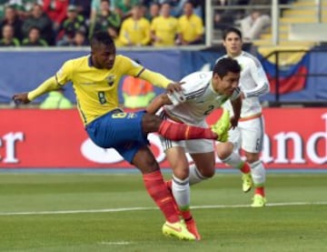 Buen ambiente en el estadio El Teniente de Rancagua en donde se enfrentan Ecuador y México. Comienzan a definirse los clasificados de la Copa América.