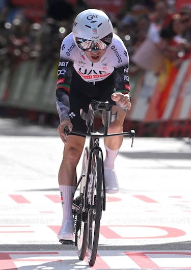 Almeida le ha recortado diez segundos al líder de la carrera.