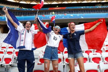 Las mejores imágenes de los aficionados desplazados a la Copa Mundial Femenina de Fútbol celebrada en Francia para animar a sus respectivas selecciones.