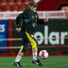 Maradona se postula para dirigir a la Selección Mexicana