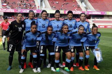 El equipo uruguayo que poco pudo hacer ante el buen fútbol de la Selección Colombia.