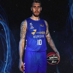 Javi Vega: "Nos puede pasar factura ser un club tan nuevo"