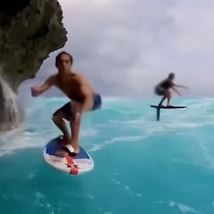 Kai Lenny se juega la vida rozando las rocas con el foil