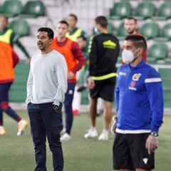 Míchel medita alinear a su nuevo tridente