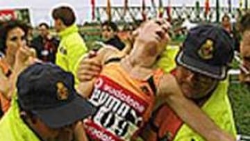 La portuguesa Monica Rosa, que, tras ganar brillantemente, sufrió un desvanecimiento y fue atendida en la meta.
