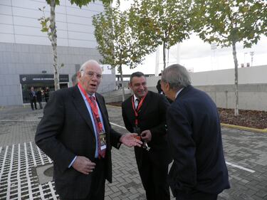 “Mi padre bromearía: ¡Ya era hora, os ha costado 65 años!”