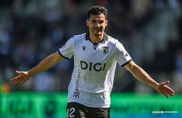 El zaguero de los burgaleses sumó al equipo con un tanto. Además, de ser uno de los más destacados en defensa, además aporta a nivel ofensivo.